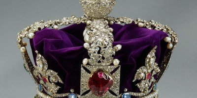 LA INSÓLITA HISTORIA DE LAS JOYAS DE LA CORONA BRITÁNICA